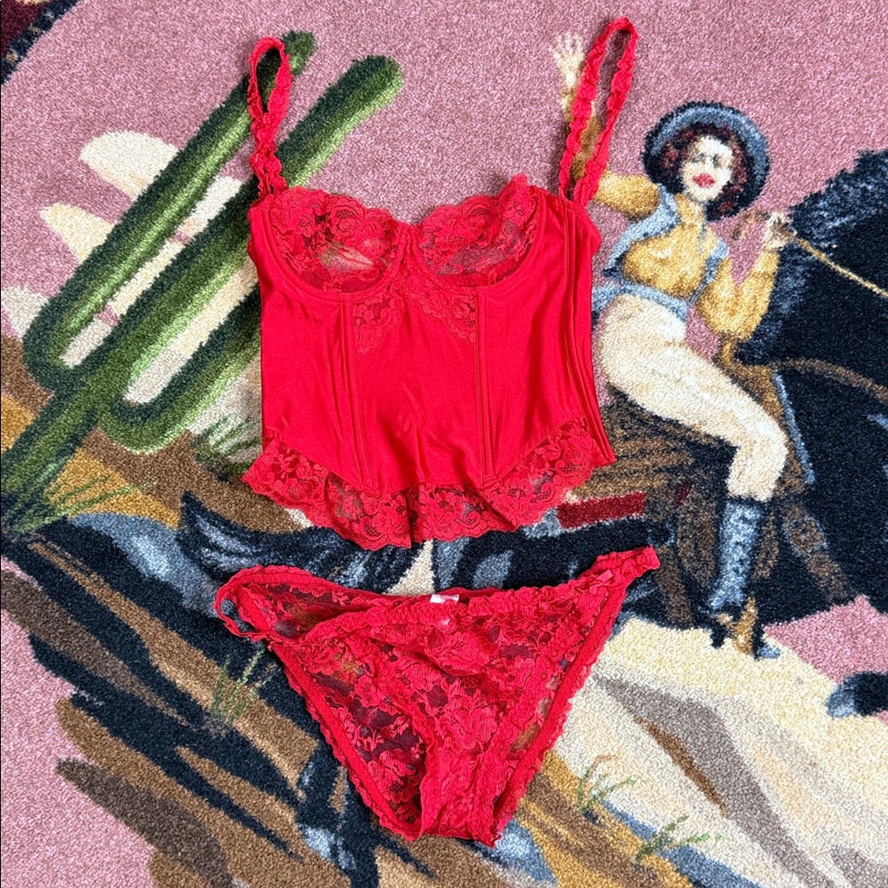 VINTAGE LINGERIE SET RED LACE